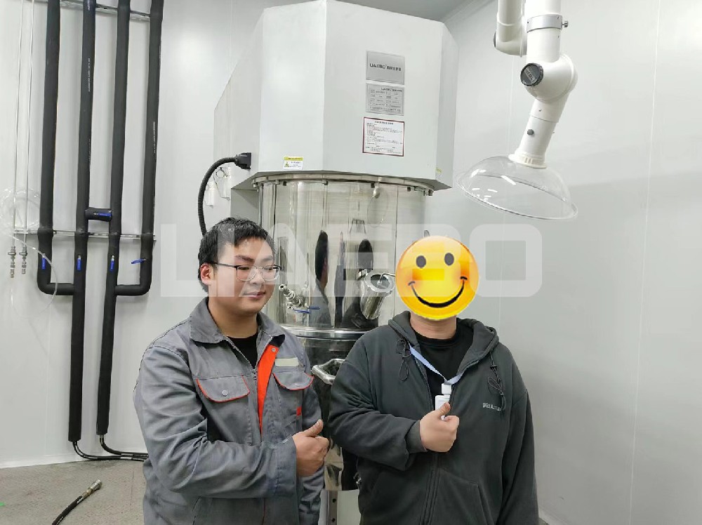 廣州某材料公司50L、100L、200L雙行星攪拌機(jī)調(diào)試成功